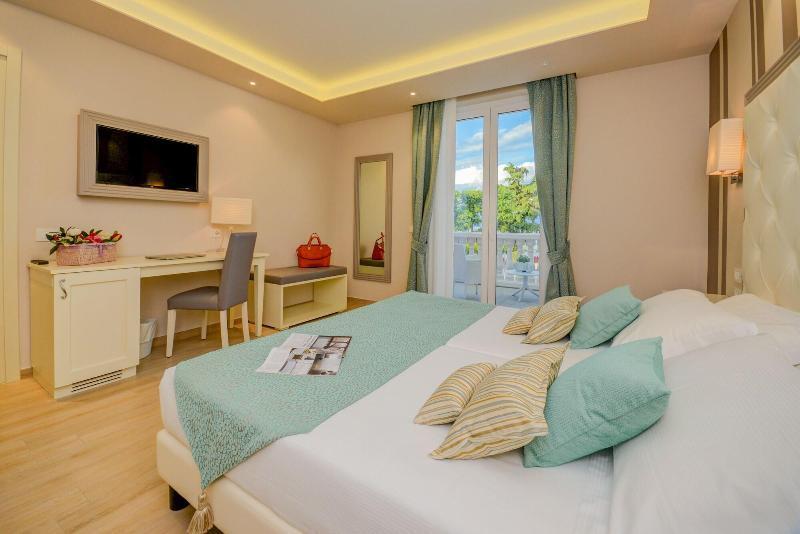 Hotel Villa Garuti 파뎅게술가르다 외부 사진
